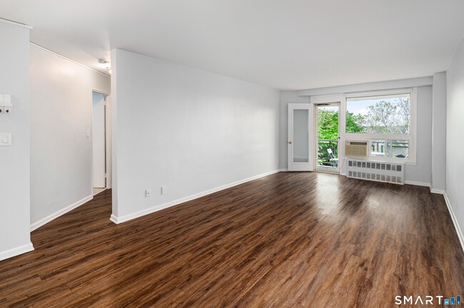 Building Photo - 91 Strawberry Hill Ave