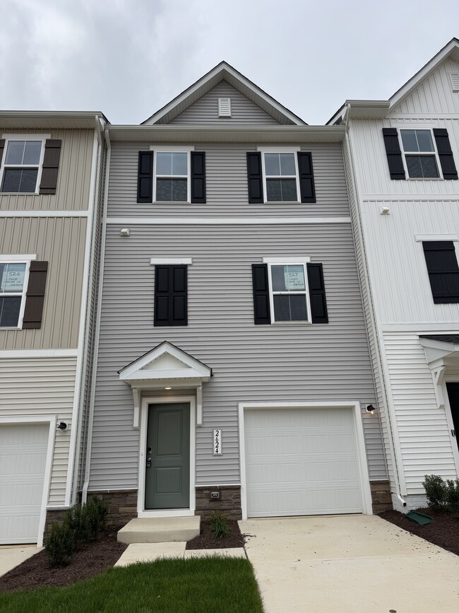 Building Photo - 2624 Cougar Ln