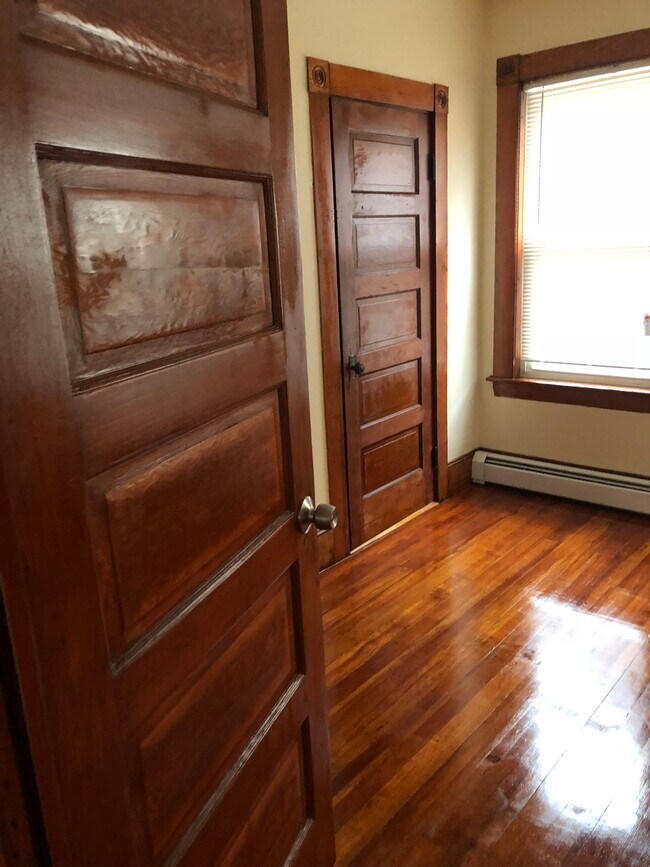 Building Photo - 161 Tenney St