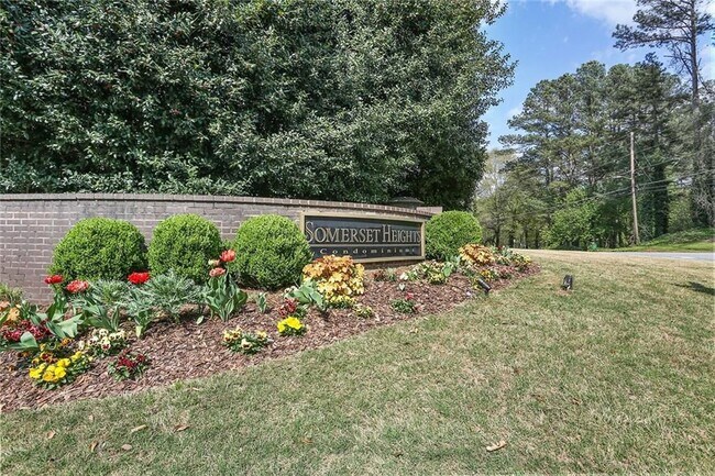 exterior2 - 1501 Clairmont Rd