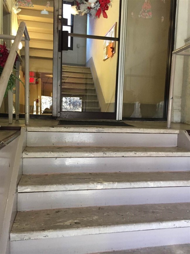 Foto del edificio - 787 Summit Ave
