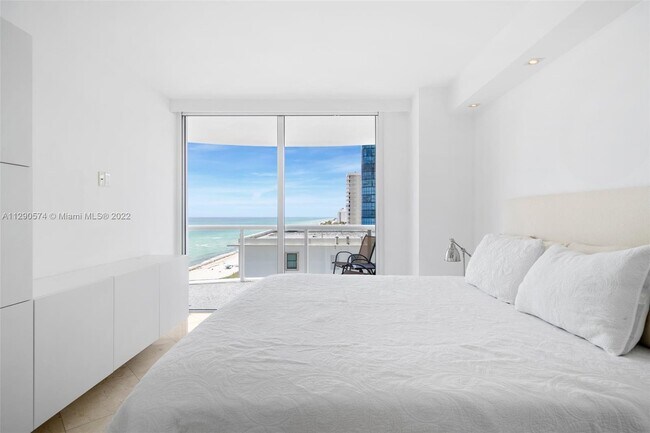 Foto del edificio - 6365 Collins Ave