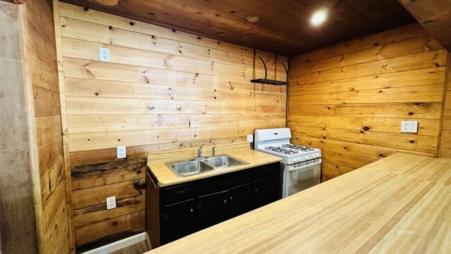Foto del edificio - 1+ Bed in Idyllwild