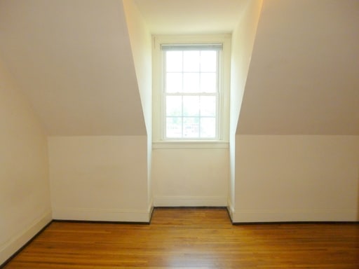 Building Photo - 10 University Cir