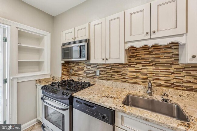 Building Photo - 919 S St Asaph St