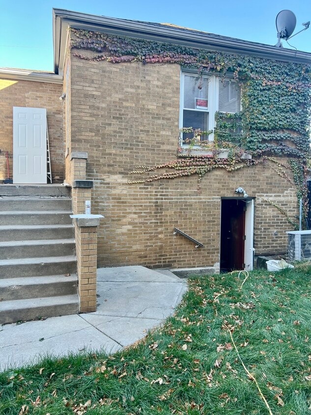 Primary Photo - 1741 N Long Ave