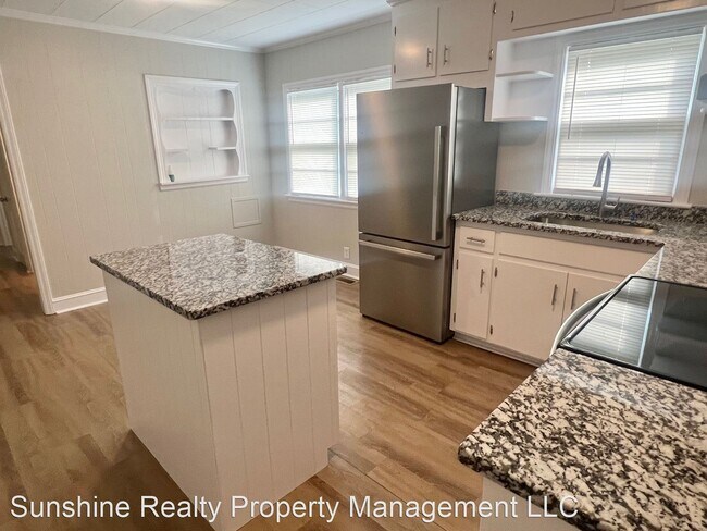 Building Photo - 3 br, 1 bath House - 1027 WOODY DR