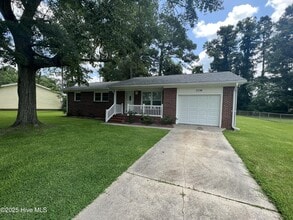 Building Photo - 2530 Country Club Rd