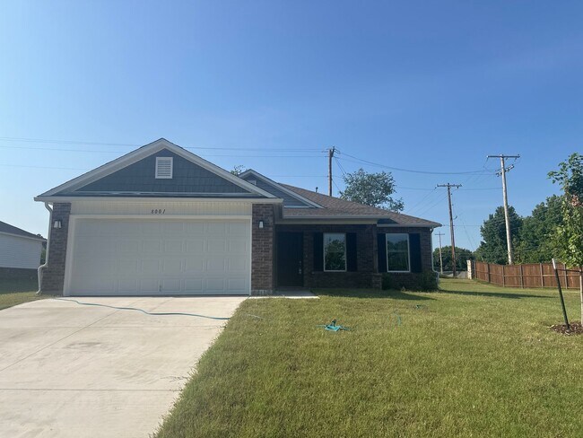 Foto del edificio - BRAND NEW Three Bedroom | Two Bath Home in...