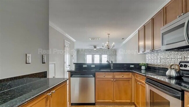Foto del edificio - 1224 Green Oaks Ln