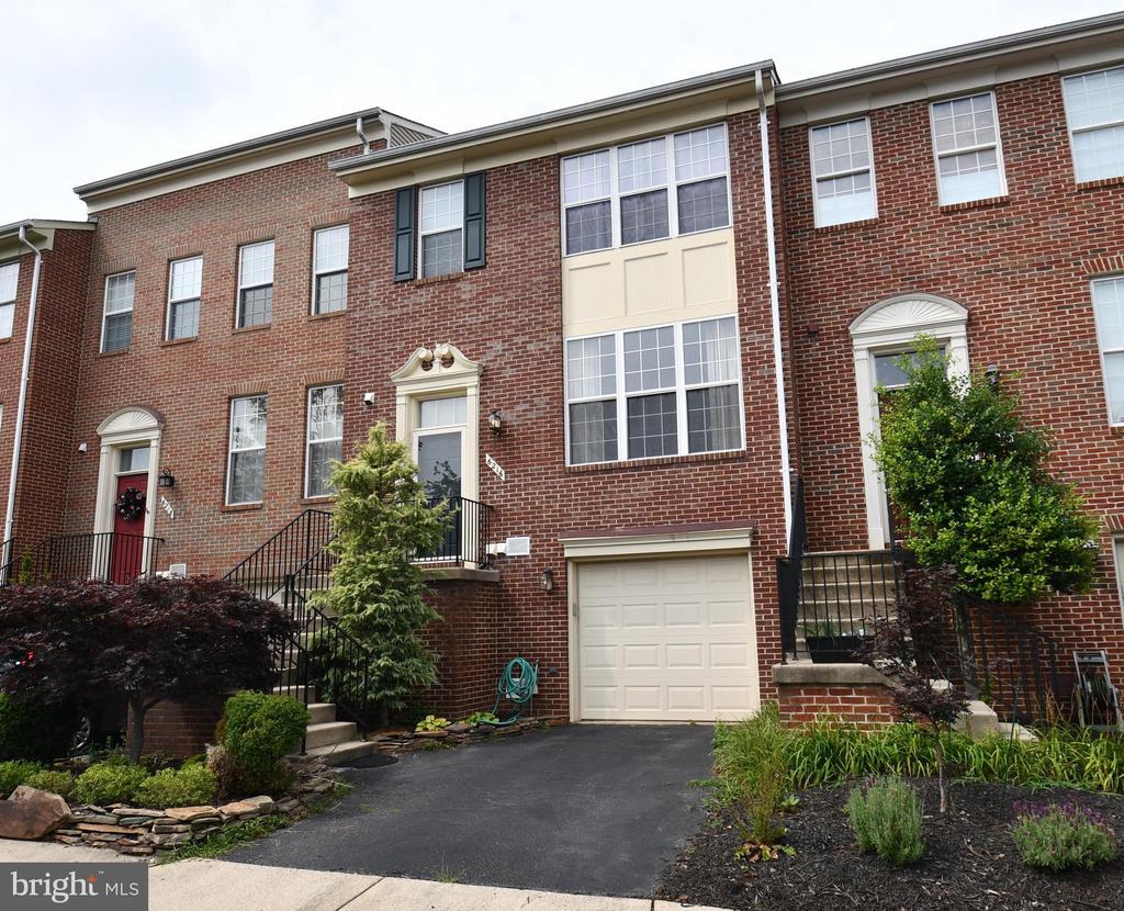 Foto principal - 6216 Roudsby Ln