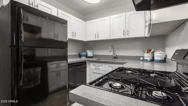 Foto del edificio - 2925 N Greenfield Rd