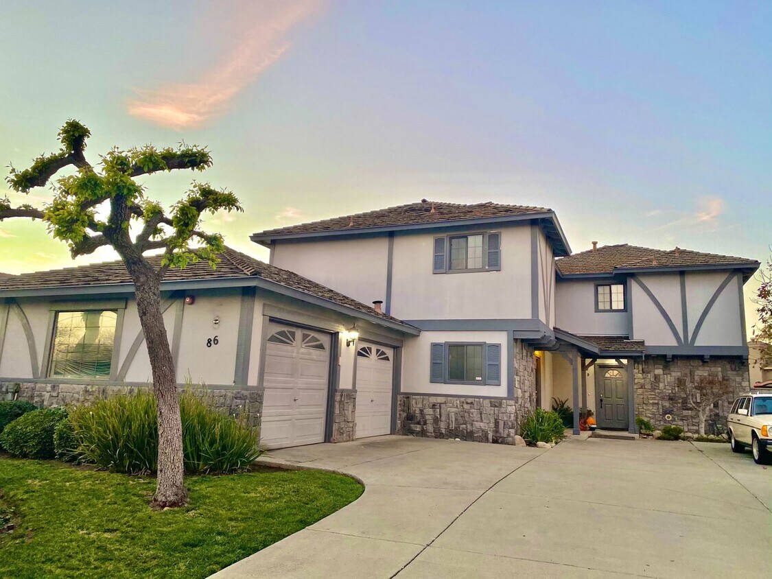 86 Clark St Unit 86 ClarkA, Salinas, CA 93901 Room for Rent in