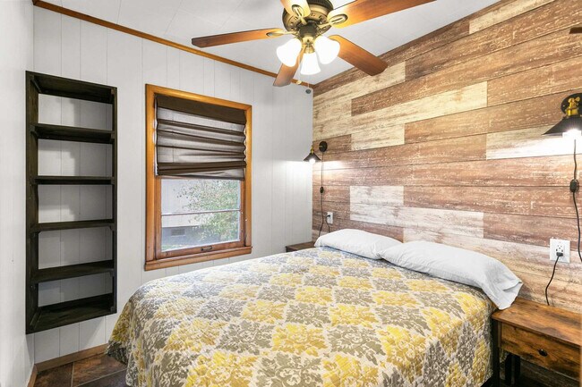 Foto del edificio - 1715 Hideaway Rd