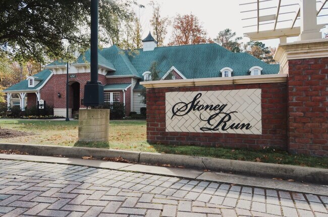 Building Photo - 700 River Rock Way