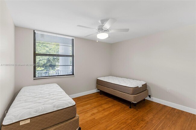 Foto del edificio - 1514 Whitehall Dr