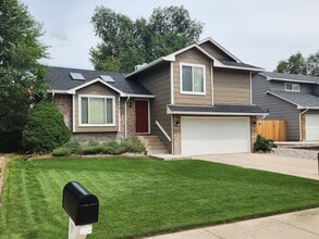 Building Photo - 532 Dix Cir