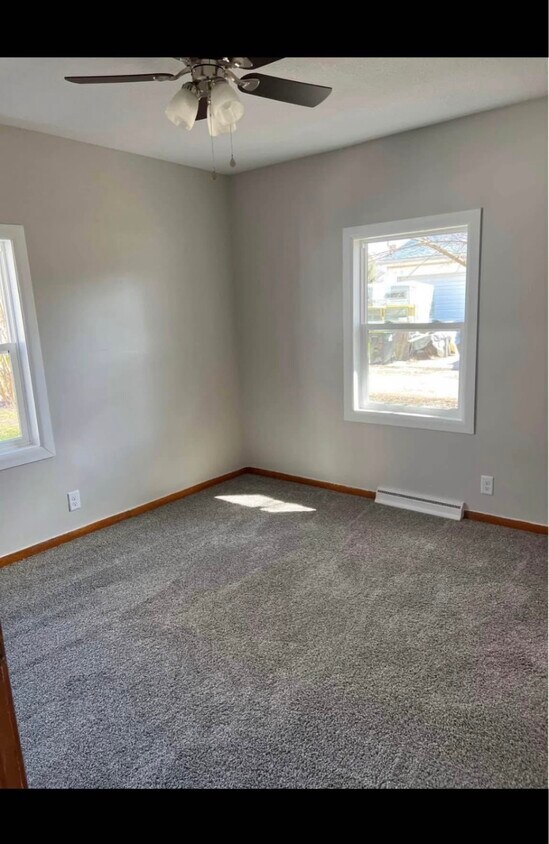 Foto del edificio - 409 E Lincoln St