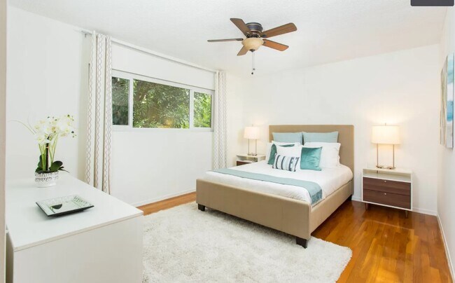 Building Photo - 3200 S Sepulveda Blvd