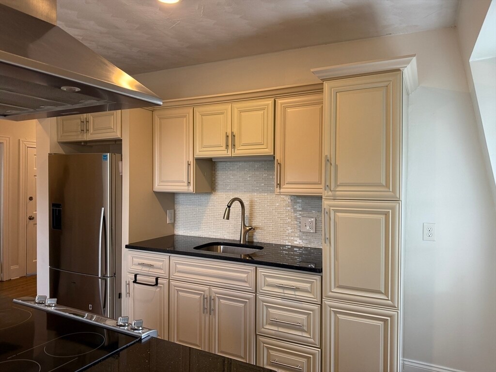 Foto principal - 98 Robinwood Ave