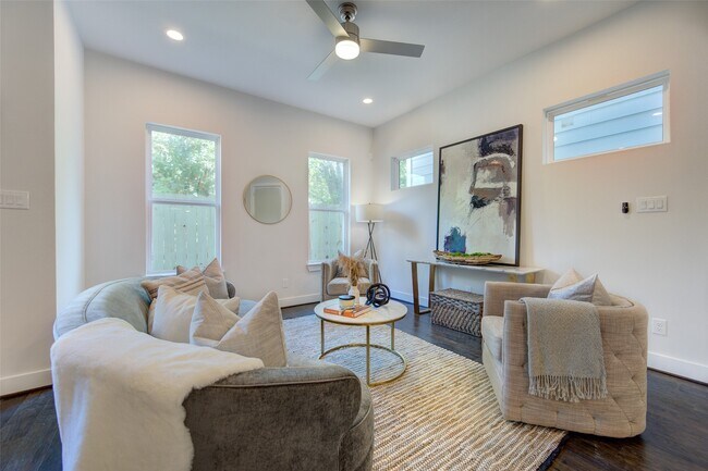 Foto del edificio - 853 Mansfield St