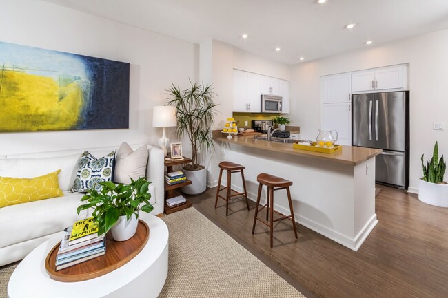 Building Photo - Gateway Apartment Homes