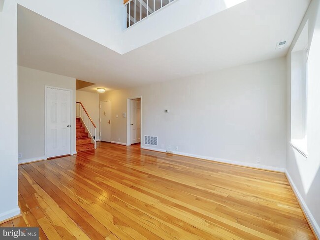 Foto del edificio - 3831 Rodman St NW