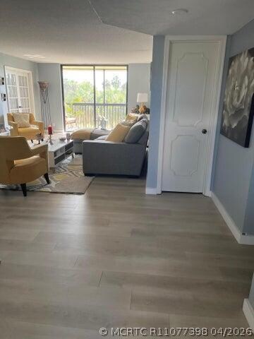 Foto del edificio - 2420 Deer Creek Country Club Blvd