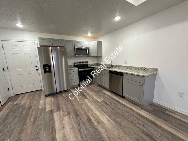 Foto del edificio - All utilities paid! Brand new construction, 2 bedroom 1 bathroom apartment for rent. Washer/dryer...
