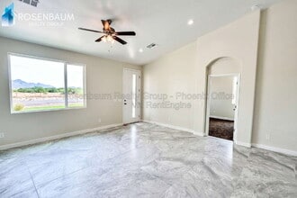 Building Photo - 10919 W Carmelita Cir