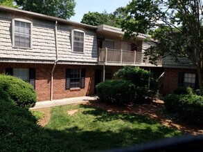 Building Photo - 3816 Country Club Rd