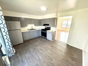 Building Photo - 11 Hamilton Pl