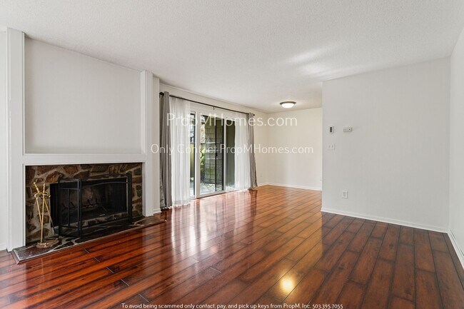 Foto del edificio - One Bedroom Condo In Mt. Park with Mt Park Rec Center Access!