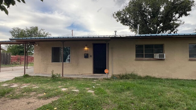 Building Photo - 1013 Rancho Rd