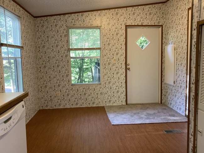 Foto del edificio - 127 John Lewis Dr