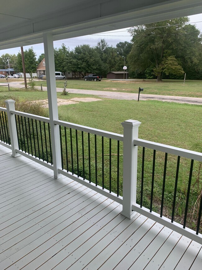 Foto del edificio - 145 Sally Hill Cir