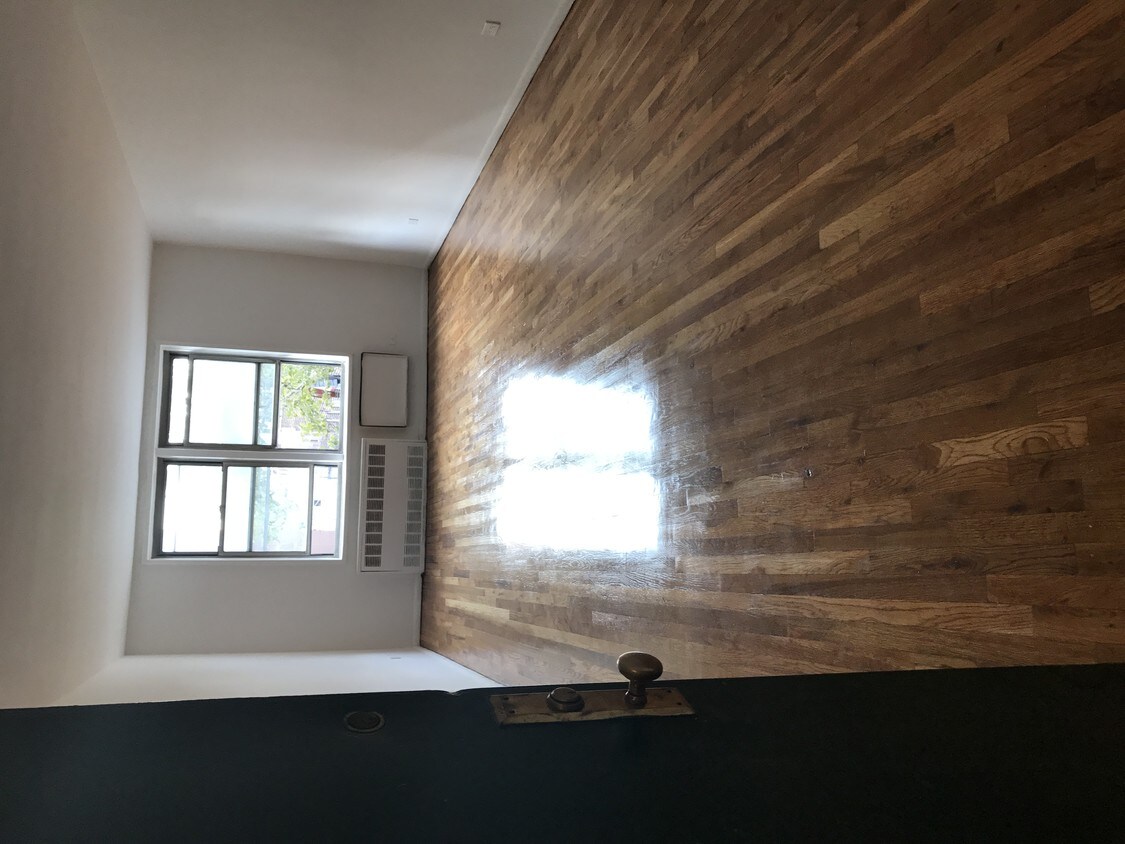 Foto principal - 3129 69th St