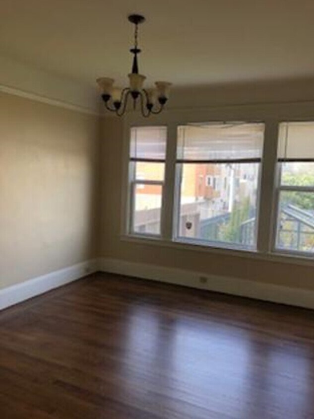 bedroom - 4726 Cabrillo St