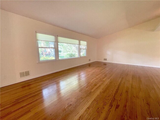 Foto del edificio - 152 Rock Creek Ln