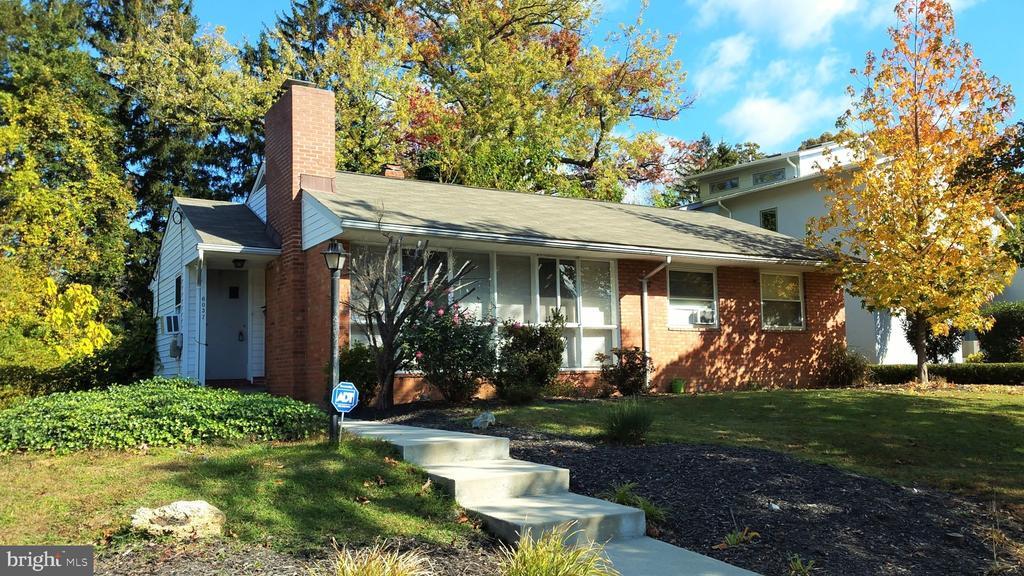 Foto principal - 6037 Grosvenor Ln