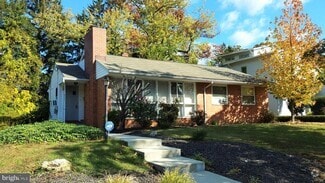 Building Photo - 6037 Grosvenor Ln
