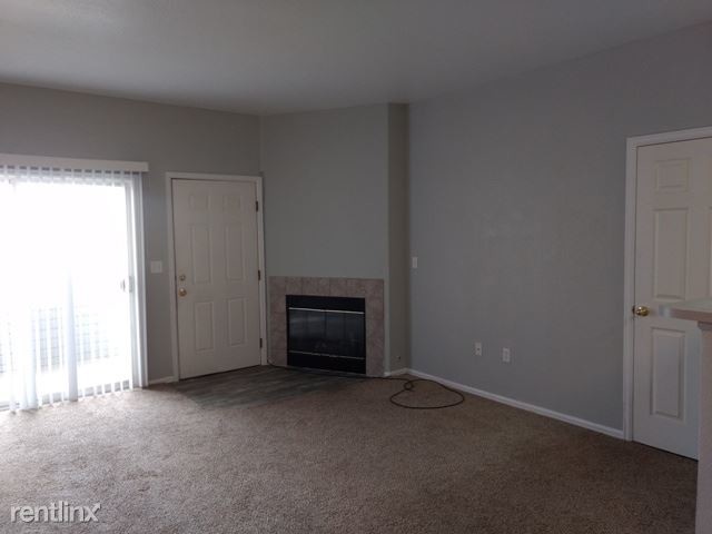 Building Photo - 912 S Yampa St