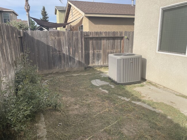 Building Photo - 4345 Briggs Ln