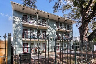 Building Photo - 1621 Governor Nicholls St
