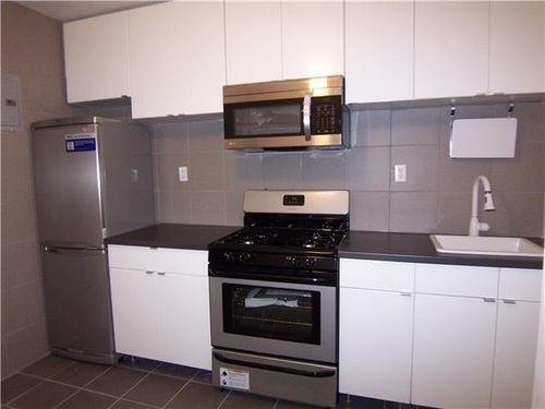 Foto del edificio - 445 Broome St