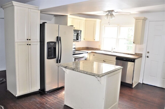 Photo - 35 Bogard St Apartment