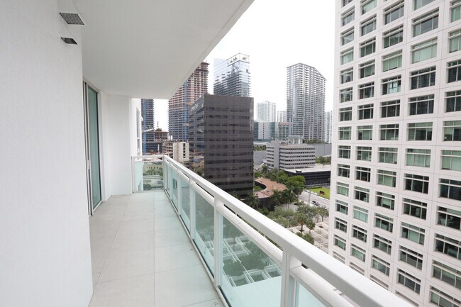 Foto del edificio - 950 Brickell Bay Dr
