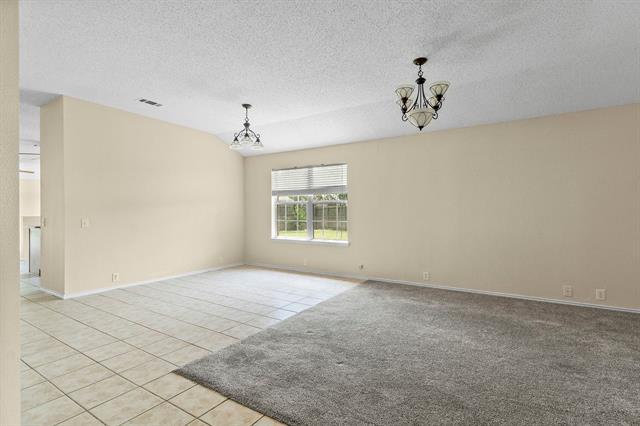 Building Photo - 3300 Creekwood Dr