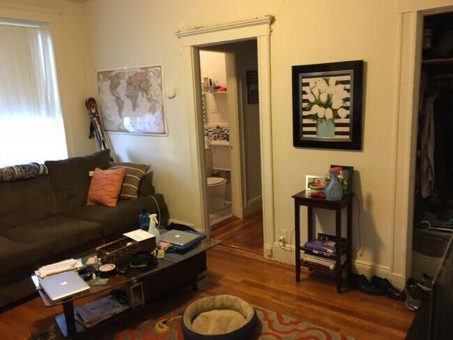Foto del edificio - Nicely renovated 1 bed in a prime location in Allston!