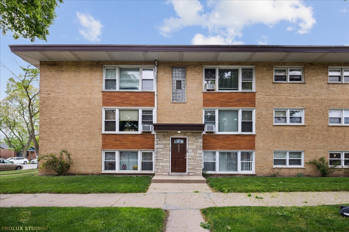 9254 S Euclid Ave Unit 8, Chicago, IL 60617 Condo for Rent in Chicago